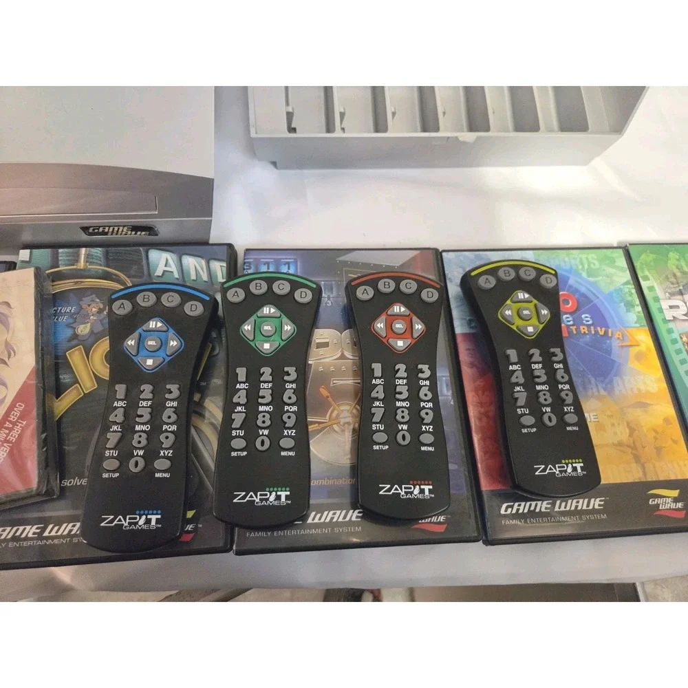 Game Wave Family Entertainment System with 6 Games and 4/6 Controllers Tested
